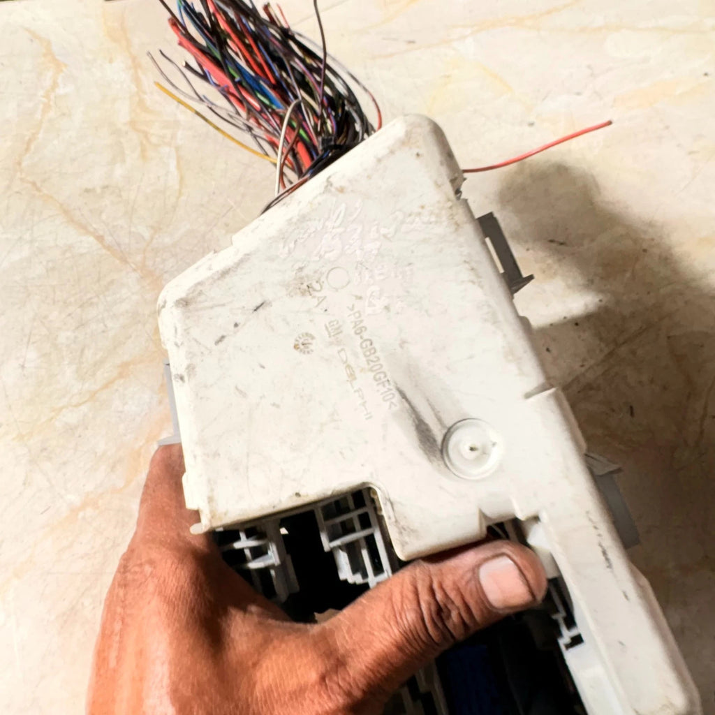 Vauxhall Combo C Mk2 Van 01-11 Fuse Box / Relay Junction Box