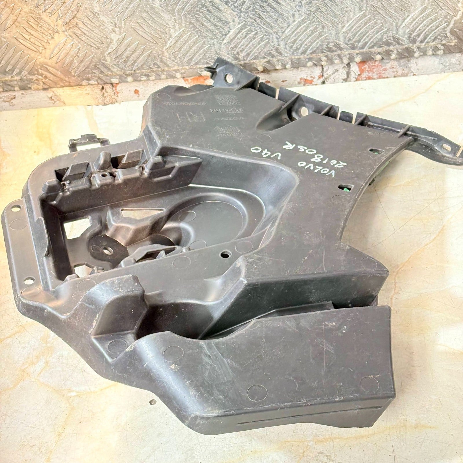 Volvo V40 II 2012-2019 Rear Bumper Mount Bracket RH Driver Side 31395104