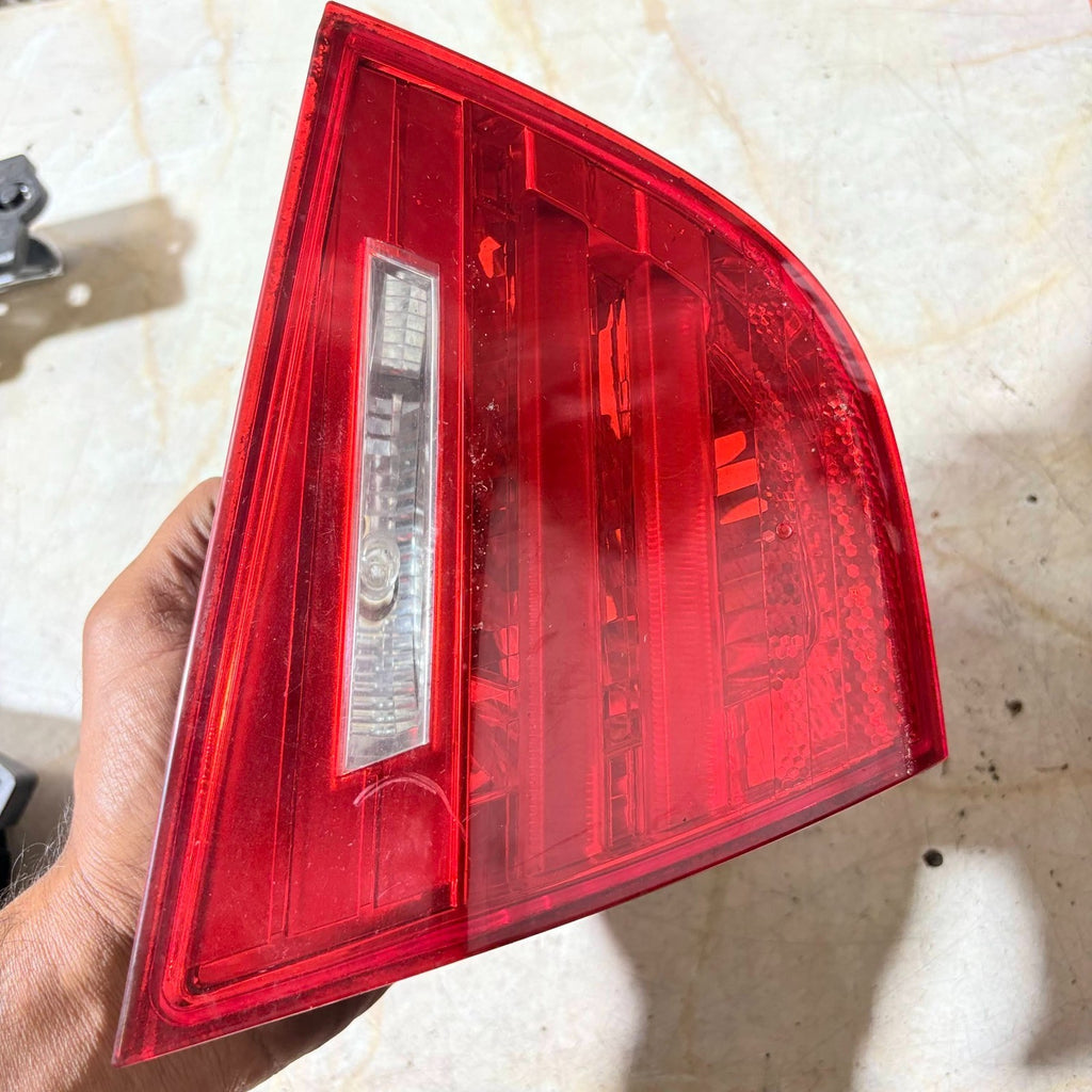BMW 318 2010 LCI SALOON RIGHT DRIVER SIDE REAR INNER LIGHT 7.154.155