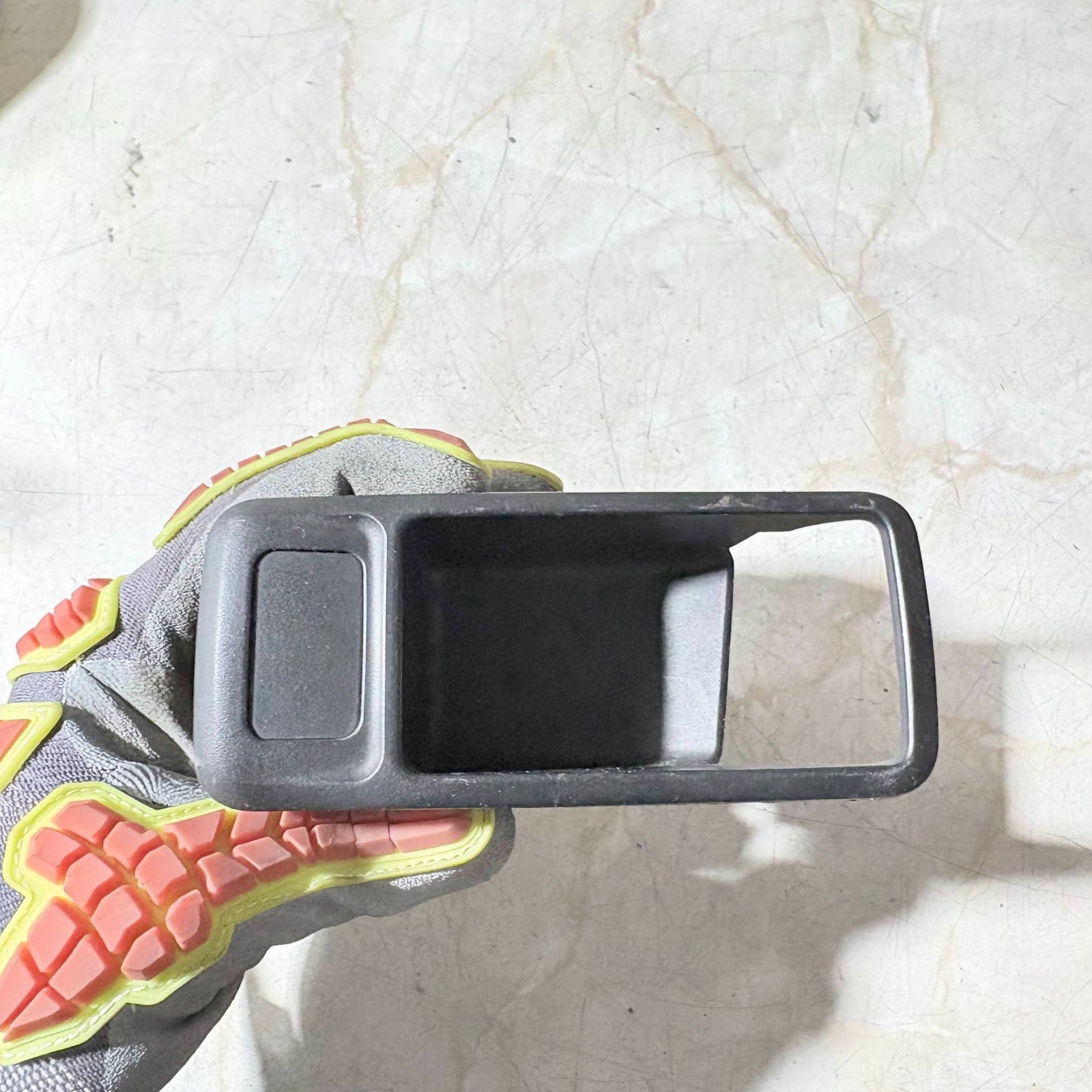 Ford Focus MK2 04-11 Rear Right Door Handle Trim Switch Casing 3M51-226A36-ADW