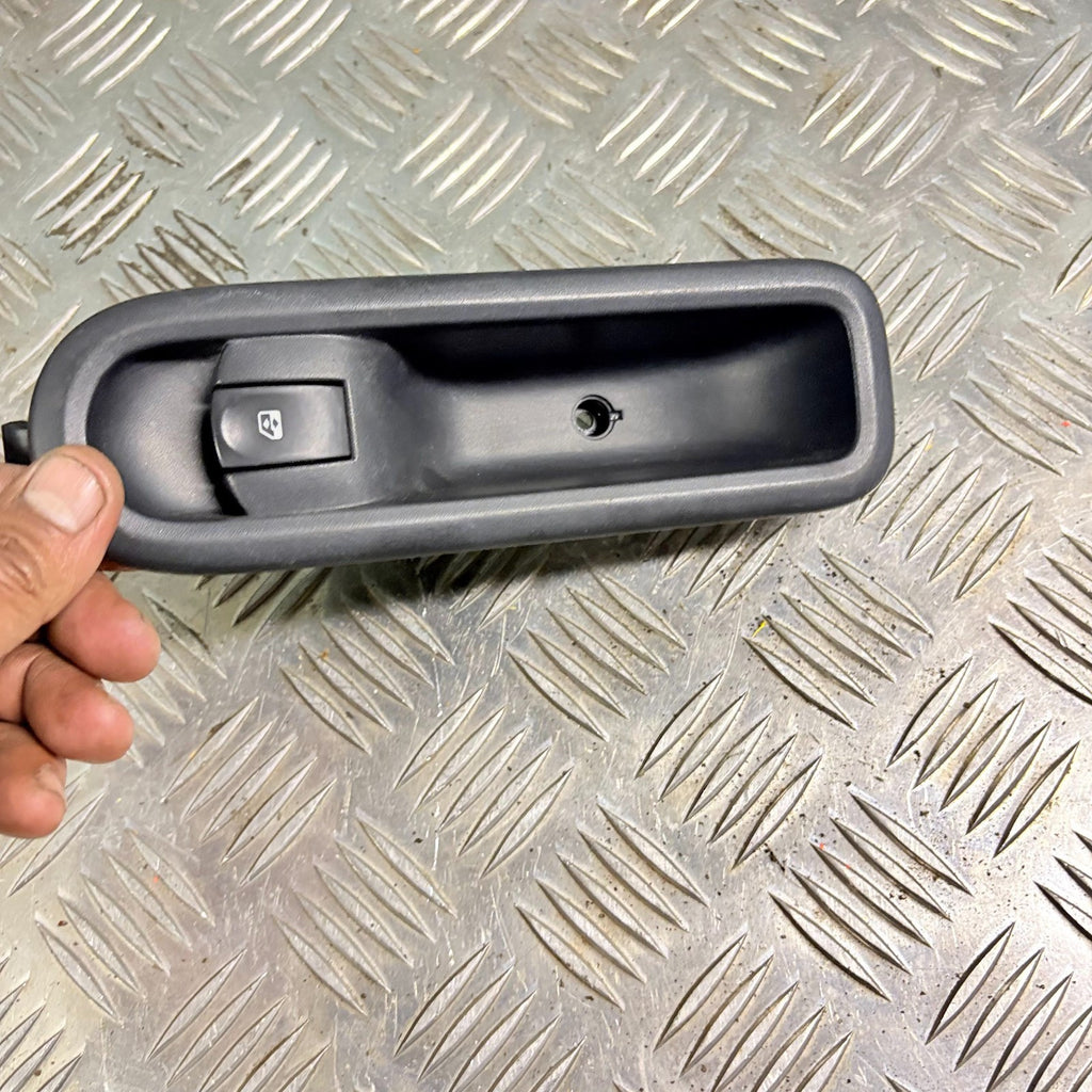 Renault Twingo 07-12 Electric Window Switch Front Left Side 8200356517B
