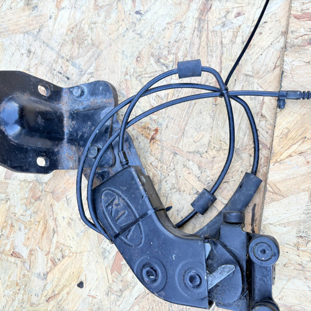 KIA SEDONA CARNIVAL 2002-2005 OSR/RH Sliding Door Lower Roller Hinge