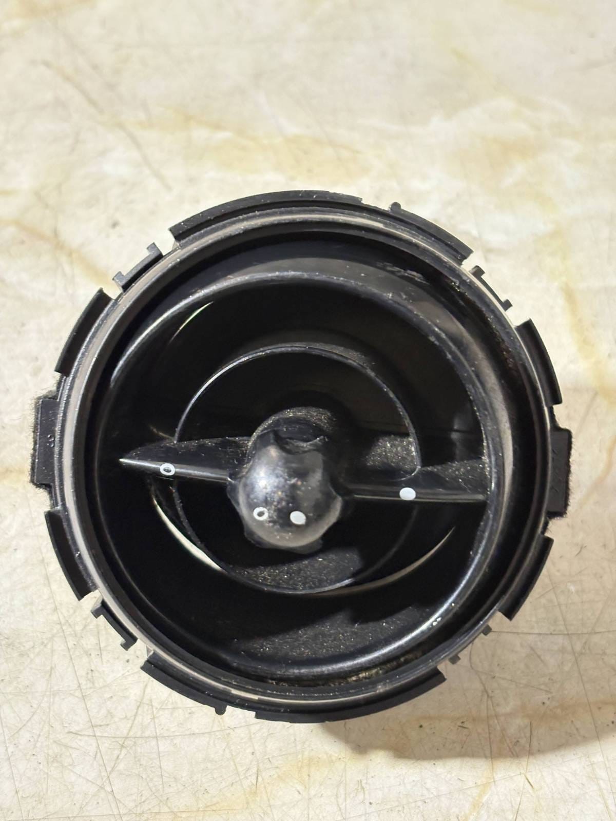 MINI COOPER DASH BOARD AIR VENT 680088706