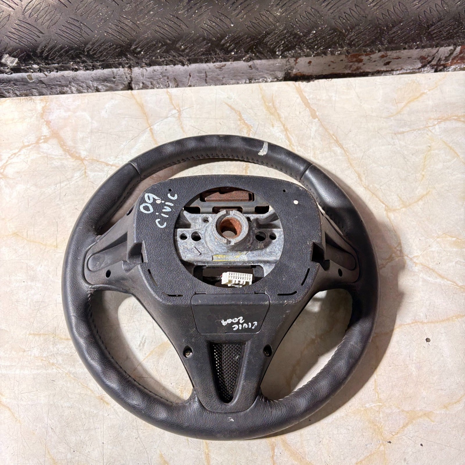 HONDA CIVIC MK8 2005-2011 LEATHER MULTIFUNCTION STEERING WHEEL 78500-SMJ-J541-M1