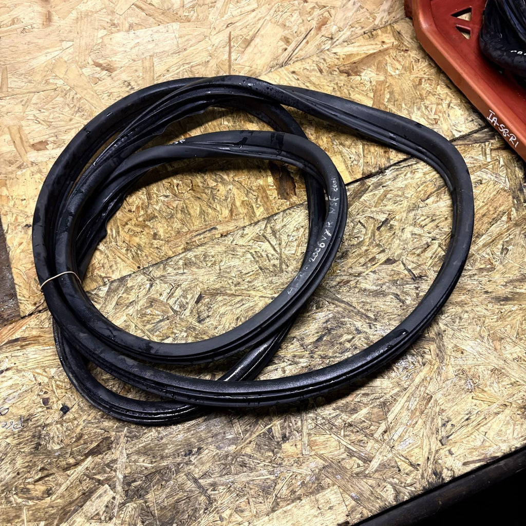 VAUXHALL Astra H VXR MK5 Passenger Left Front Door Rubber Seal 2004-2010