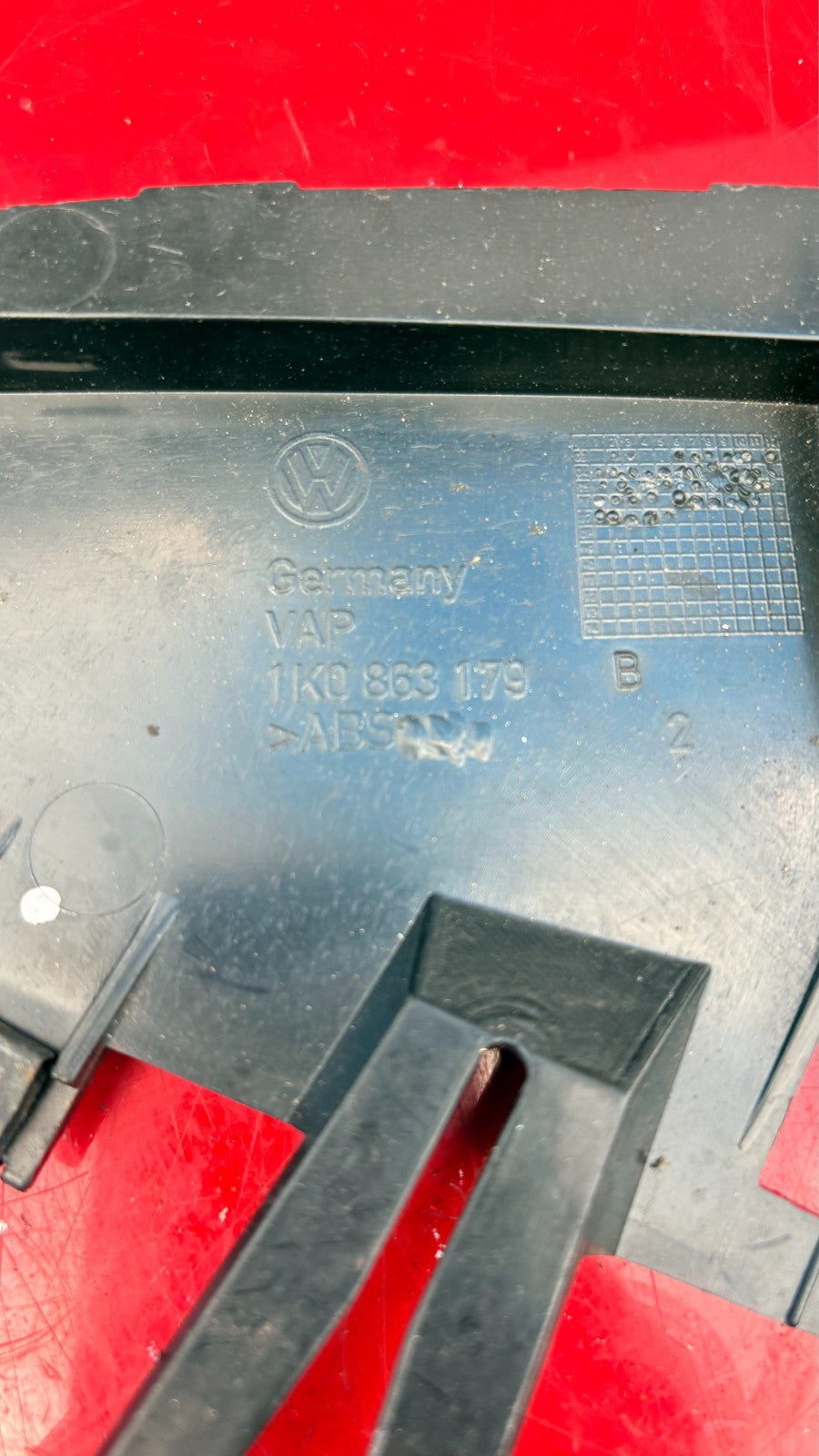 VW Golf Mk5 2005 Centre Console Bracket 1K0863179B