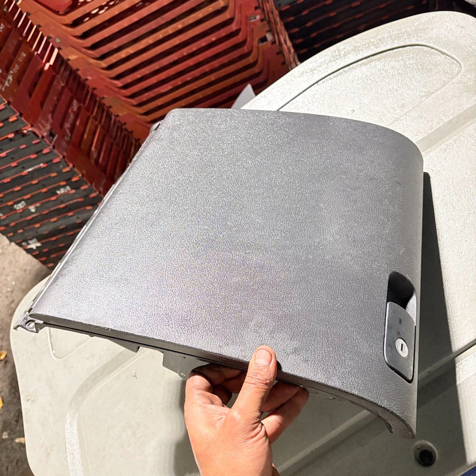 2008-2011 VOLKSWAGEN TIGUAN GLOVE BOX PASSENGER SIDE LEFT