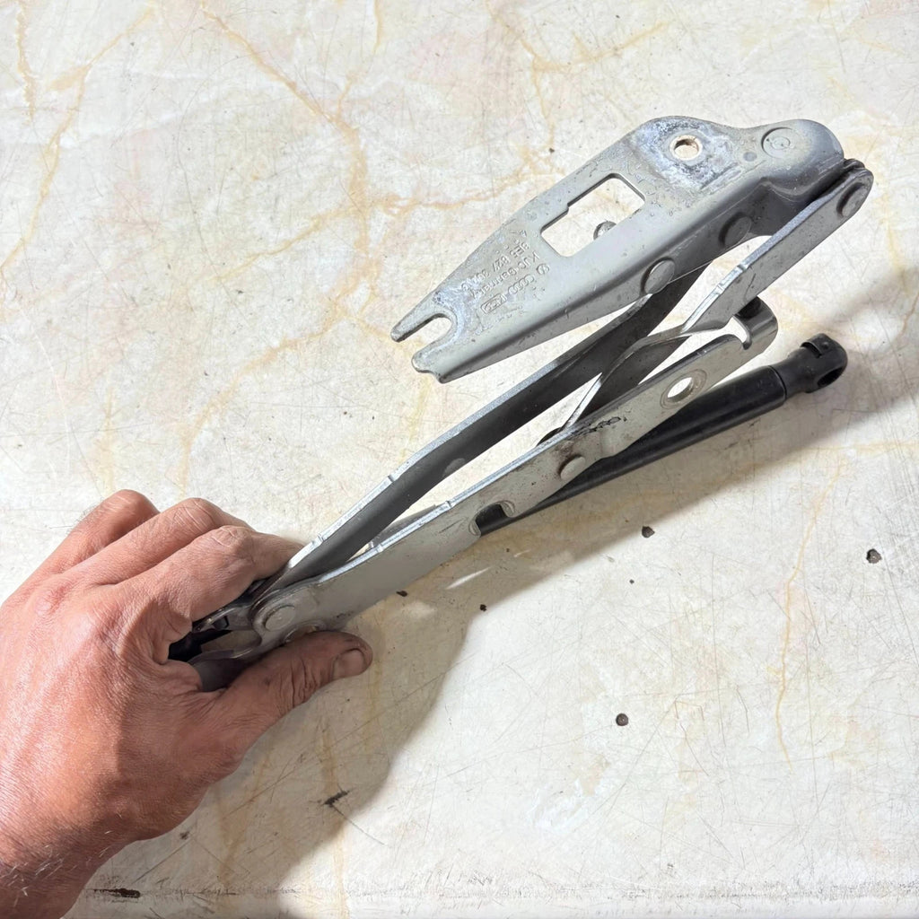 Audi A4/S4 B6/B7 2002-2008 RS4 2007-2008 Boot Lid Hinge OSR Gas Strut 8E5827302G
