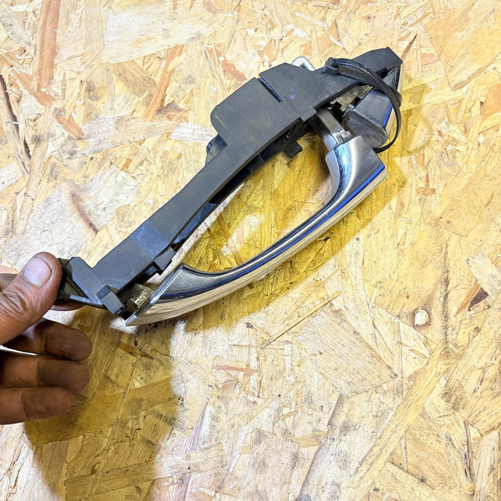 Mercedes C220 2014-2017 Door Handle Exterior Left Passenger Side Silver