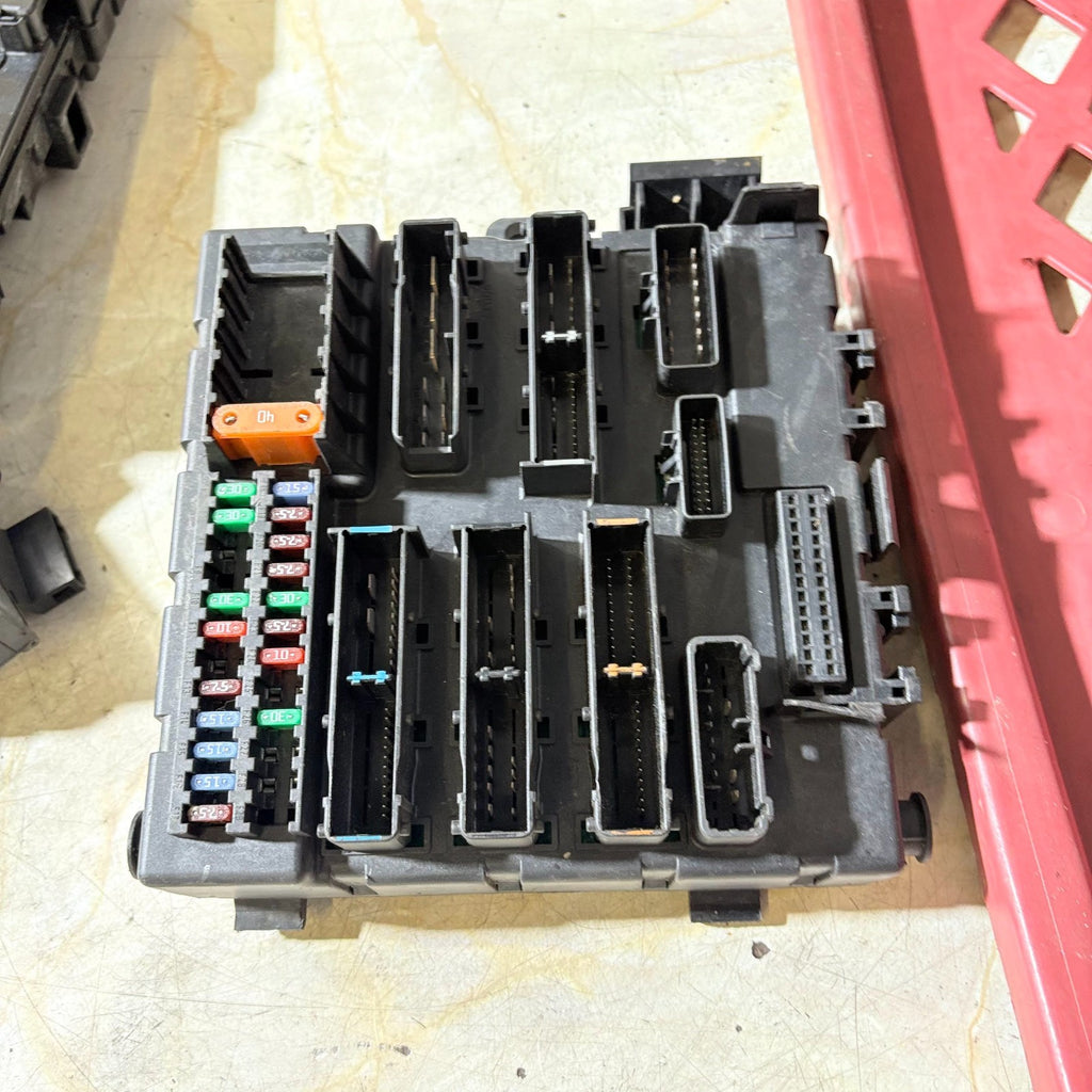 VAUXHALL VECTRA MK2 C 02-09 1.9 DIESEL FUSE RELAY BOX 460 023 260