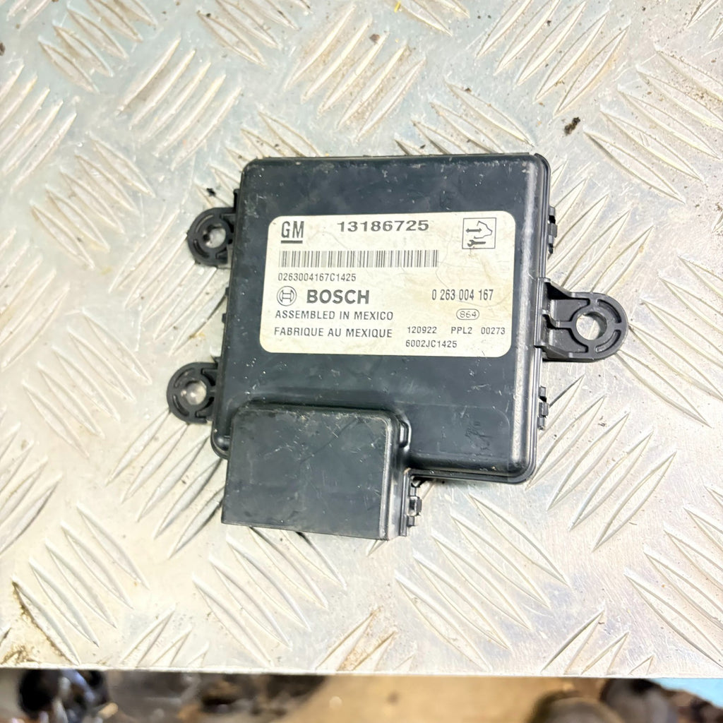 VAUXHALL CORSA 2012 PARKING PILOT CONTROL MODULE 13186725 BOSCH 0263004167