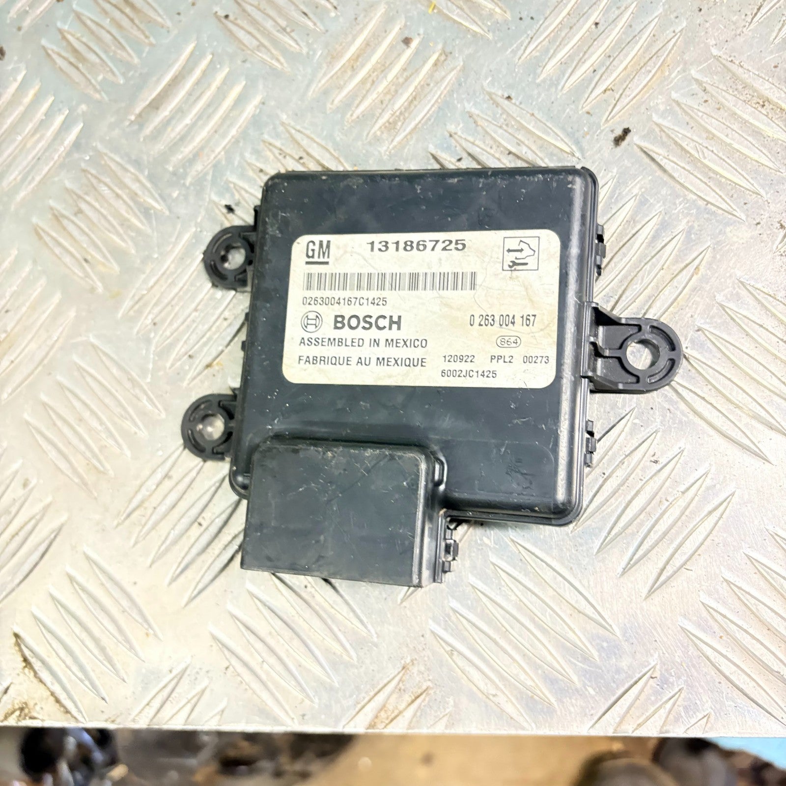 VAUXHALL CORSA 2012 PARKING PILOT CONTROL MODULE 13186725 BOSCH 0263004167