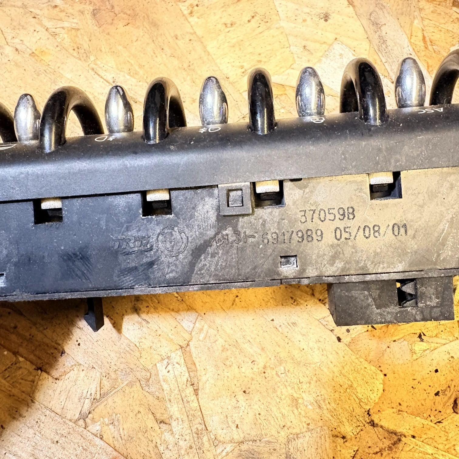 MINI R50 R53 Cooper S 02-06 Switch Panel Window Fog C/L ASC 37059B 6917989