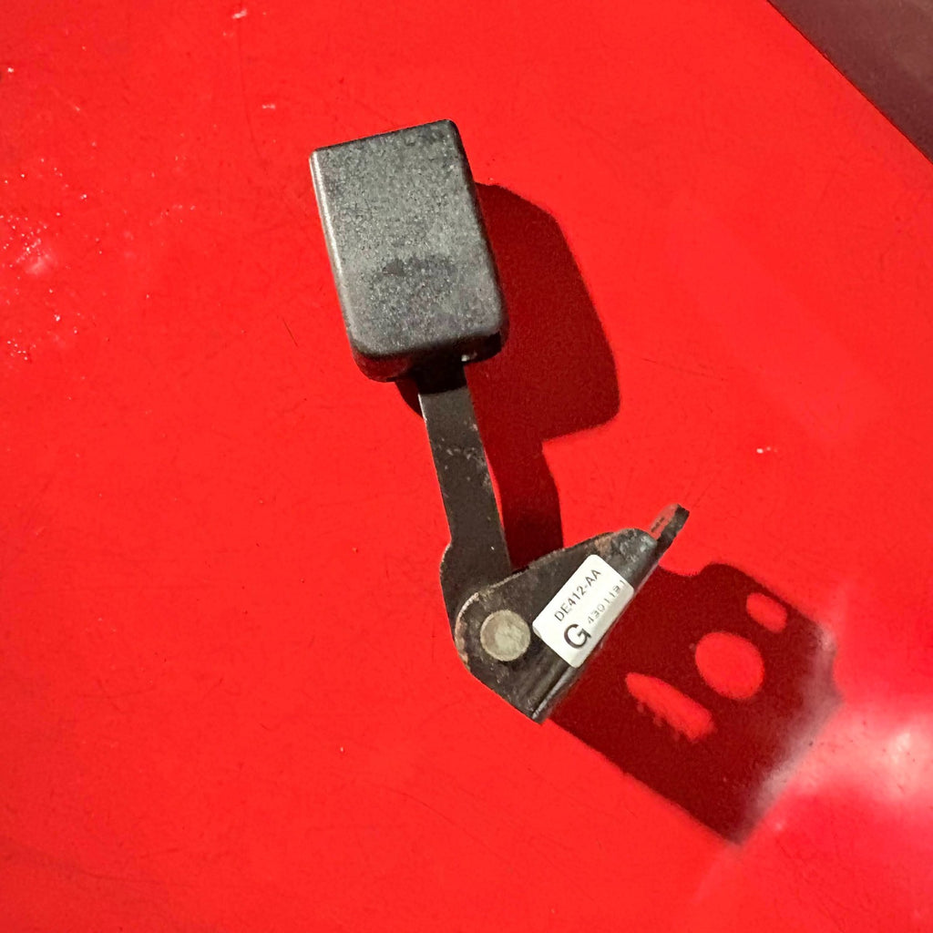 PEUGEOT 307 CC 2003-2009 REAR LEFT NEARSIDE SEAT BELT BUCKLE AUTOLIV