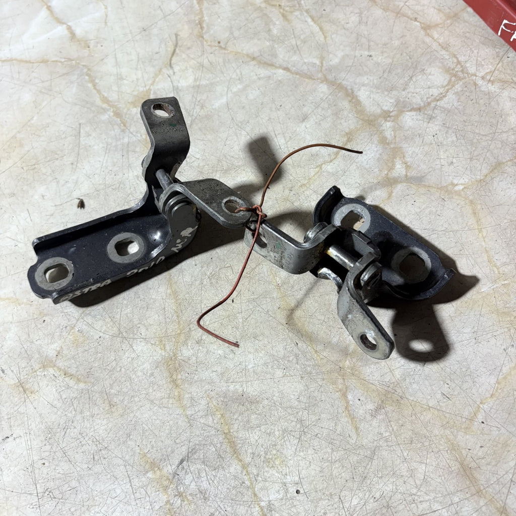 VAUXHALL ASTRA 2009-2015 DOOR HINGES PASSENGER REAR NSR