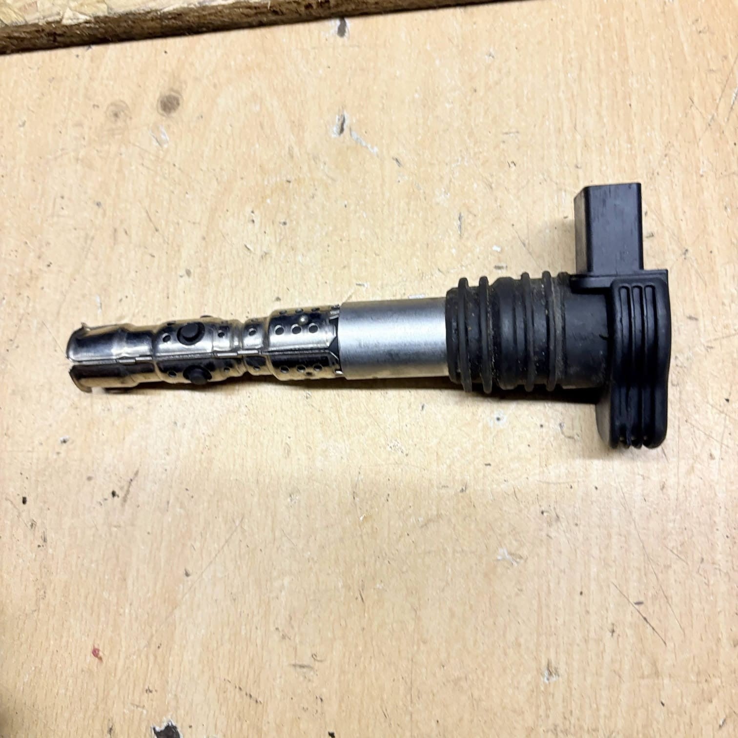 AUDI A4 2004-2009 IGNITION COIL PACK SPARK PLUG 06B905115R