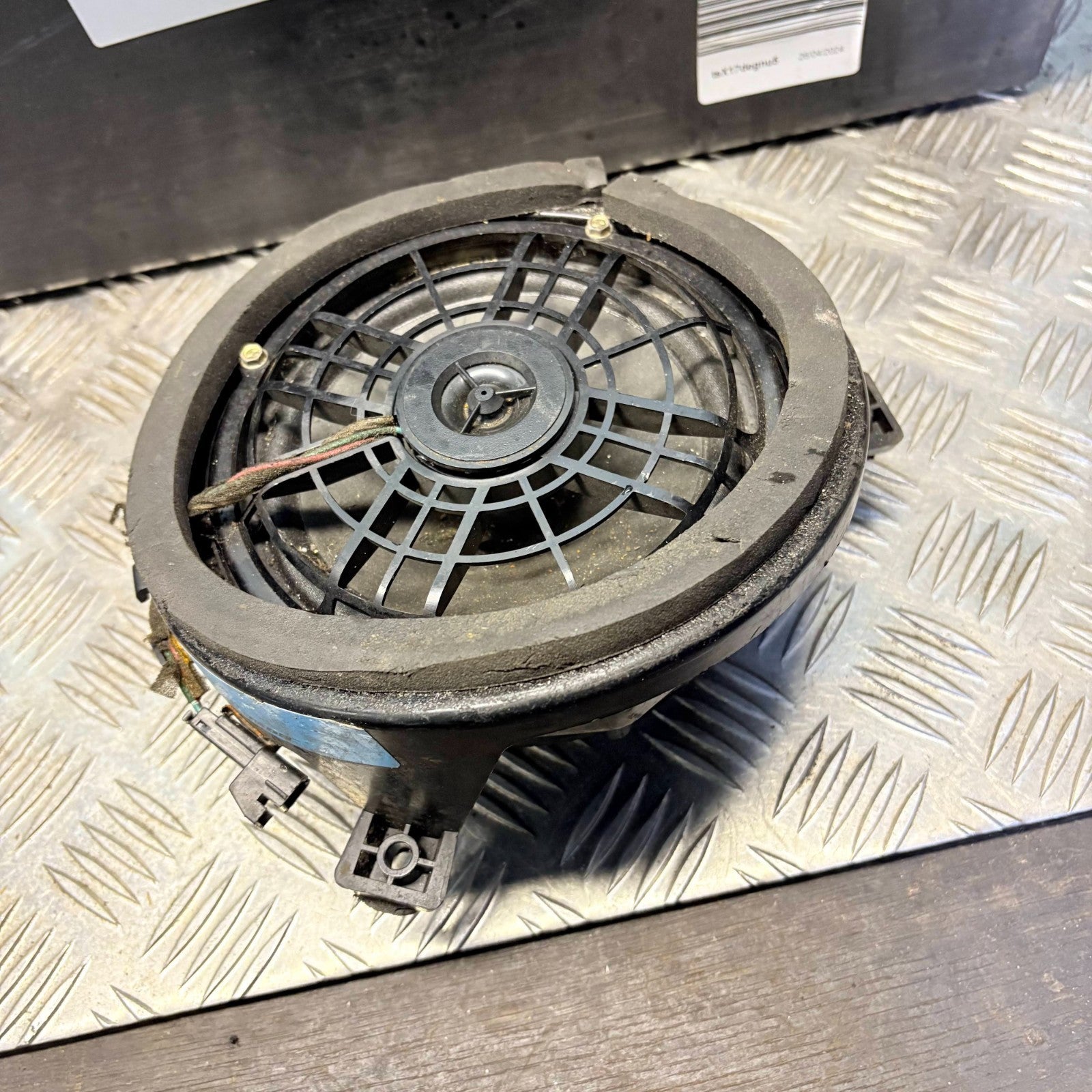 Mercedes ML320 ML430 ML55 W163 Bose Front Left Door Speaker 1638200302 (98-01)