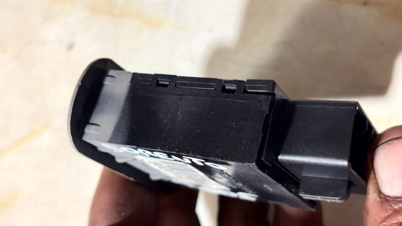 Kia Sorento Mk1 2002-2009 Tailgate Boot & Fuel Gas Flap Release Switch 935503E02