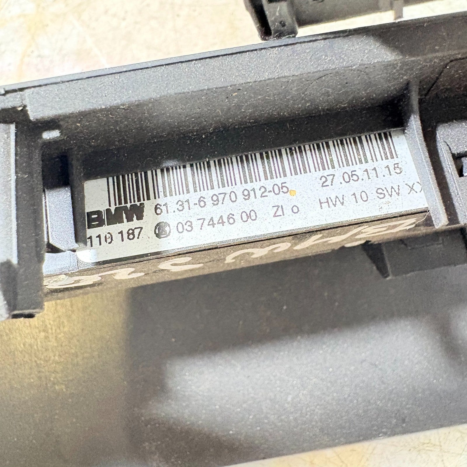 Bmw 320 D 2010-2013 Heater Control Surround 03744600 GENUNE