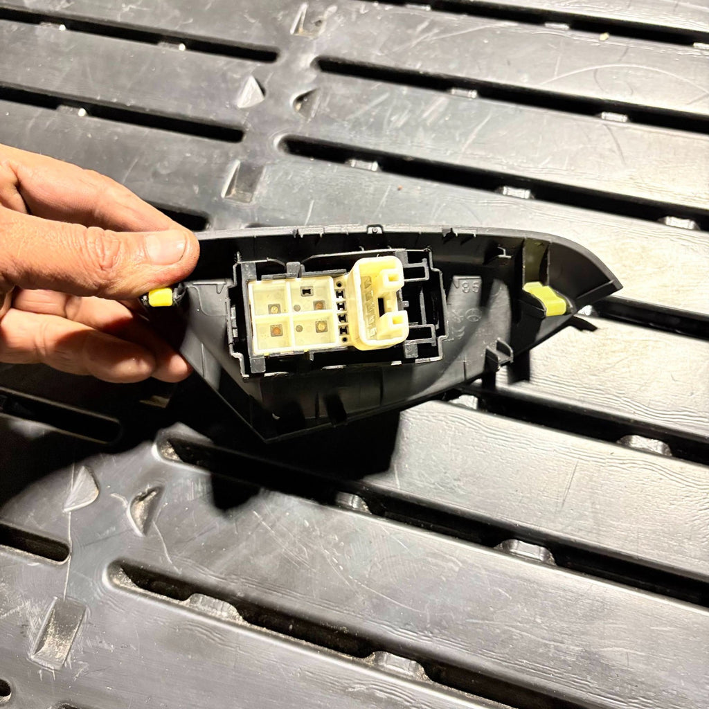 Peugeot 108 2014-2021 Passenger Side N/S Window Switch Panel M7749