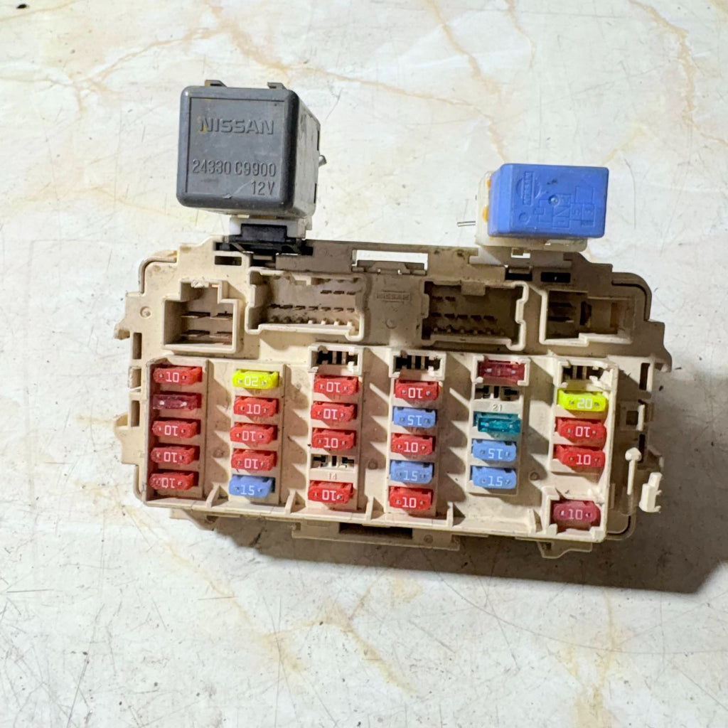 NISSAN X-TRAIL 2001-07 UNDER BONNET FUSE BOX BOARD