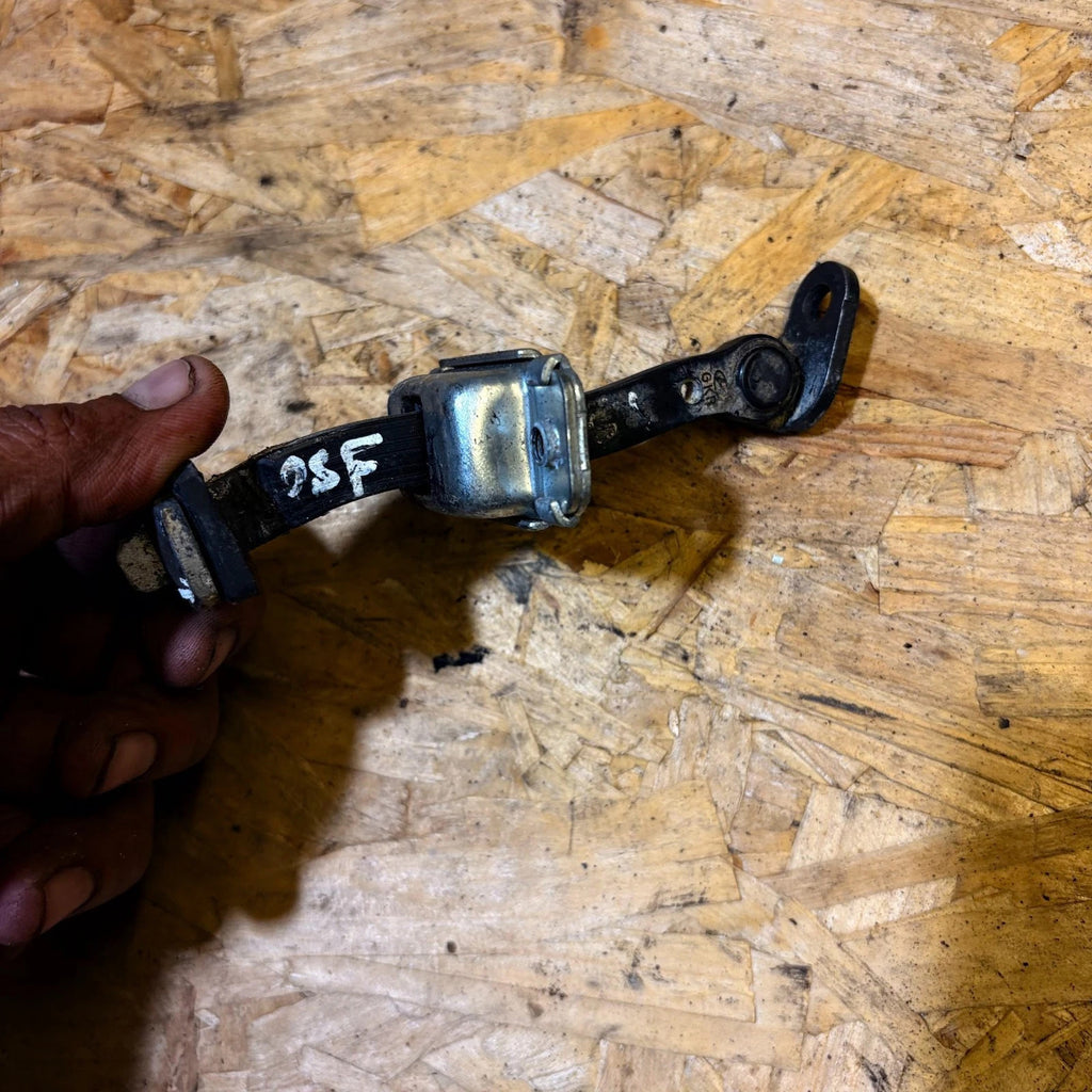 HYUNDAI COUPE 2001-2009 DOOR CHECK STRAP FRONT DRIVER RIGHT SIDE