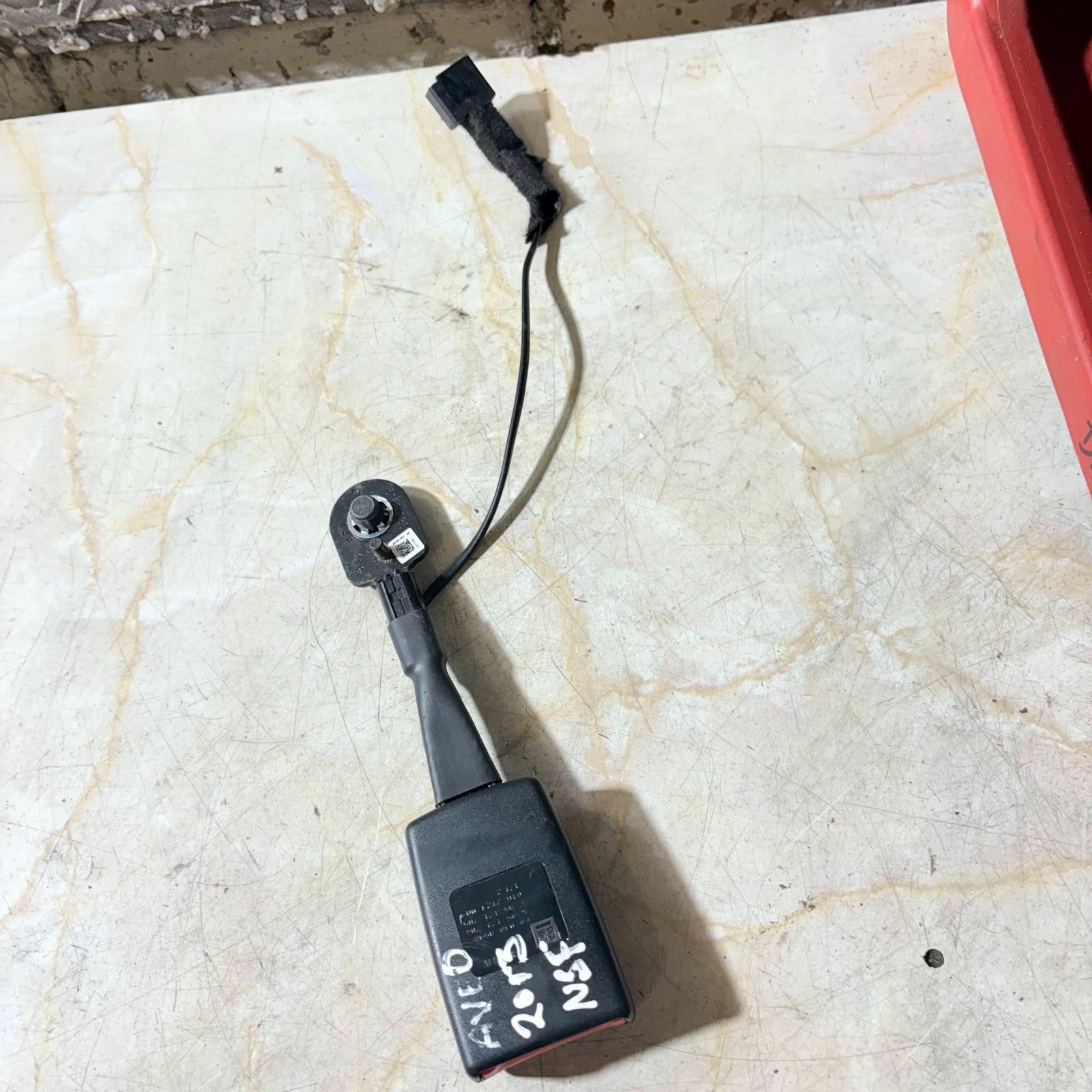 CHEVROLET AVEO 2011-2020 T300 FRONT PASSENGER LEFT SEAT BELT BUCKLE ANCHOR STALK