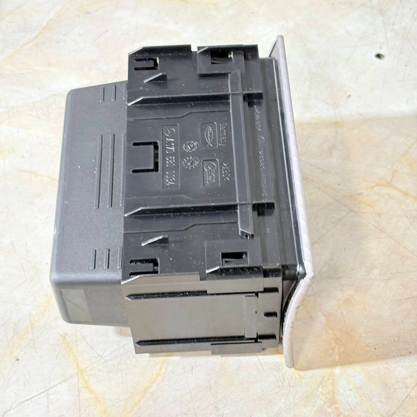 MERCEDES BENZ W170 SLK STORAGE COMPARTMENT TRAY CENTRE CONSOLE A1706830291