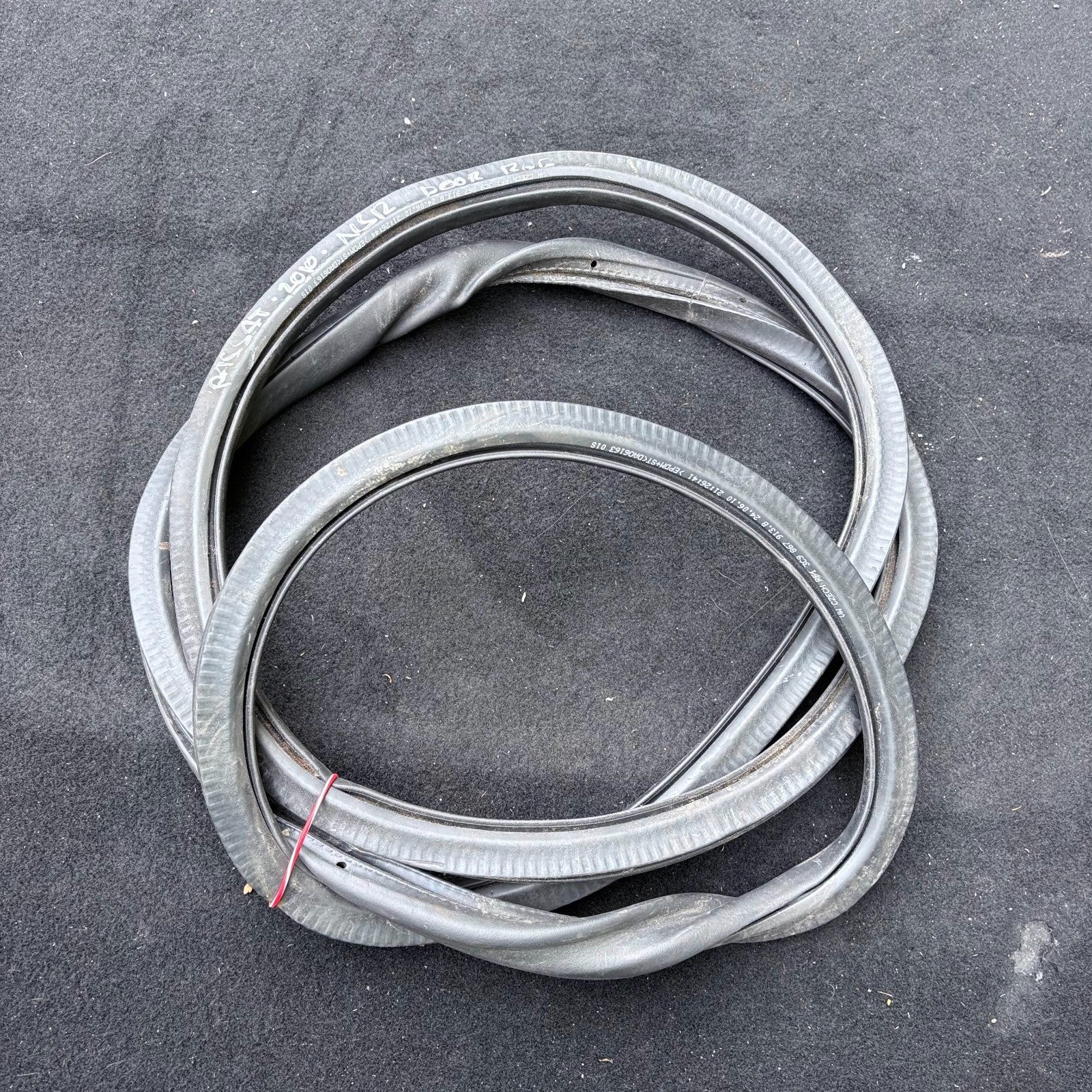 VW PASSAT B6 B7 ESTATE 2005-2015 REAR LEFT N/S REAR DOOR RUBBER SEAL 3C9867913B