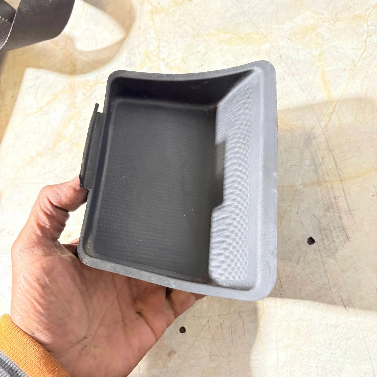VOLVO V40 INSERT TRAY RUBBER MAT PAD TRIM CENTRE CONSOLE 01302313