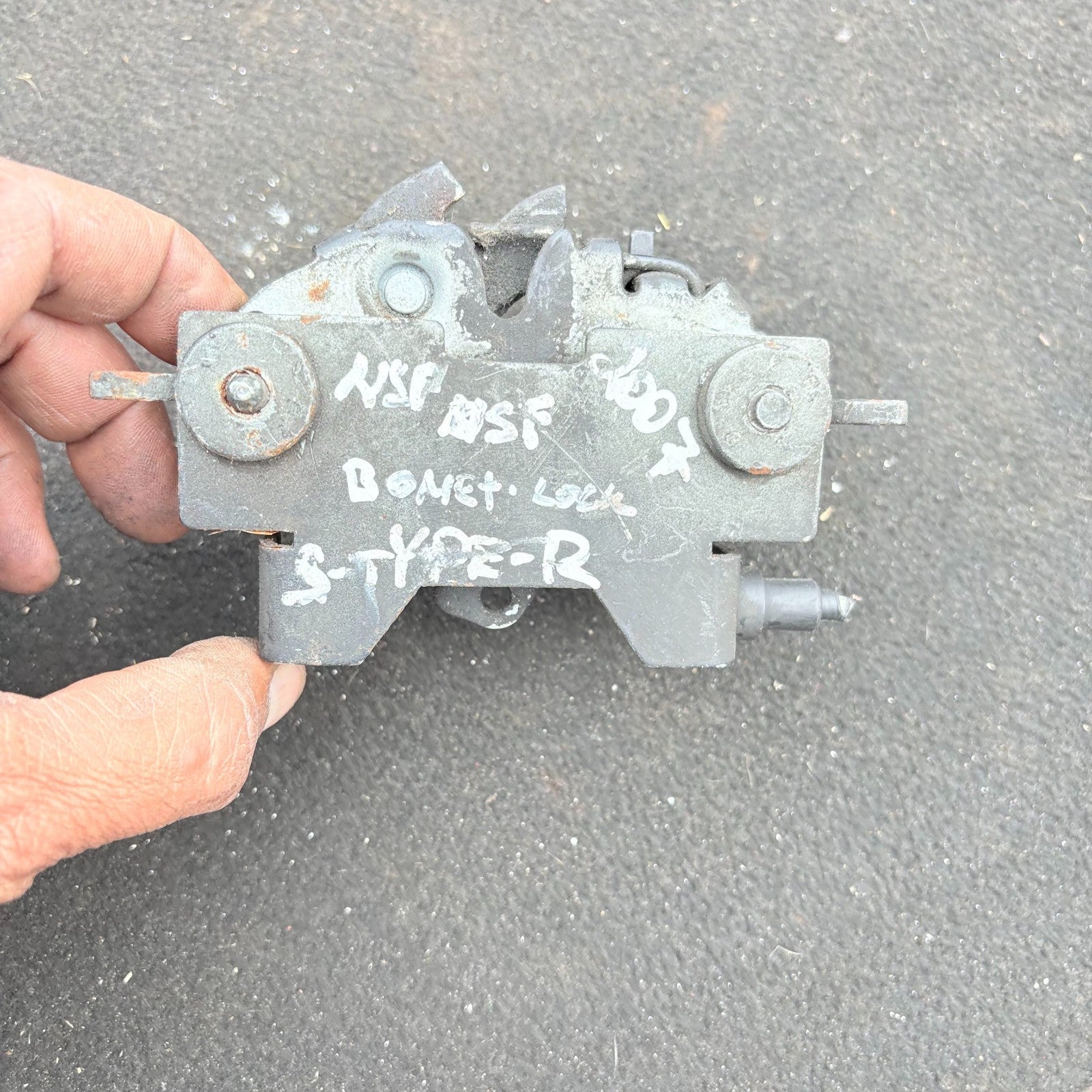 2007 JAGUAR S-TYPE R BONNET LOCK LATCH CATCH MECHANISM FRONT LEFT SIDE