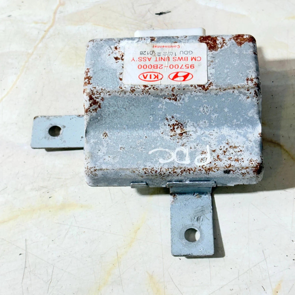 HYUNDAI SANTA FE 2006-2012 MK2 CM PDC PARKING CONTROL MODULE ECU 95700-2B000