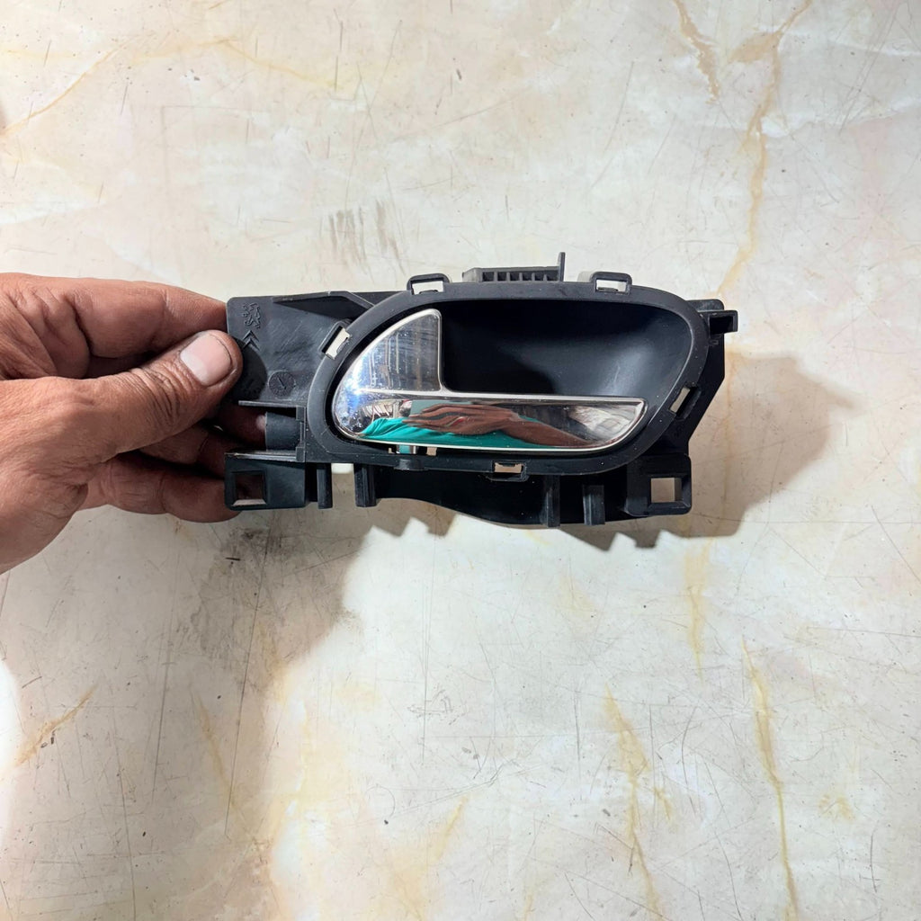 Citroen C3 2011 Left Passenger Front Interior Door Handle 9683446177
