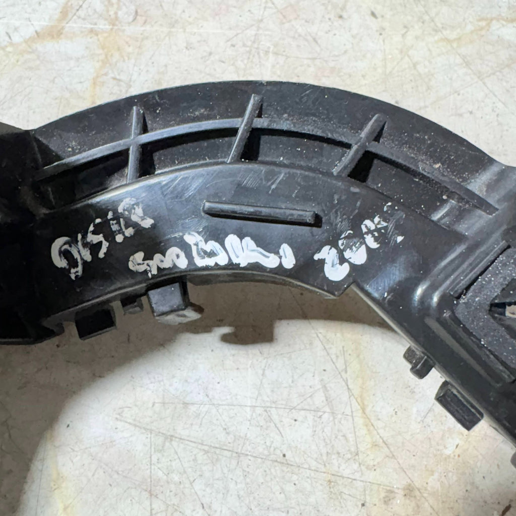Suzuki Grand Vitara Rear Right Bumper Retainer Support Holder Bracket RH