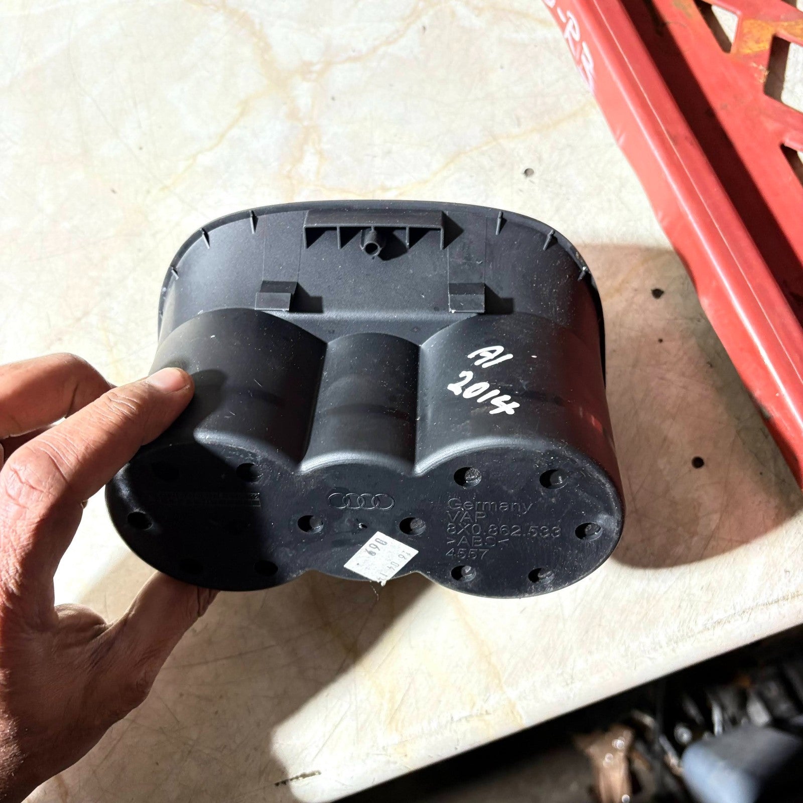 Audi A1/S1 8X Sportback/3dr Cup Holder Centre Console 8X0862533 2010-2018