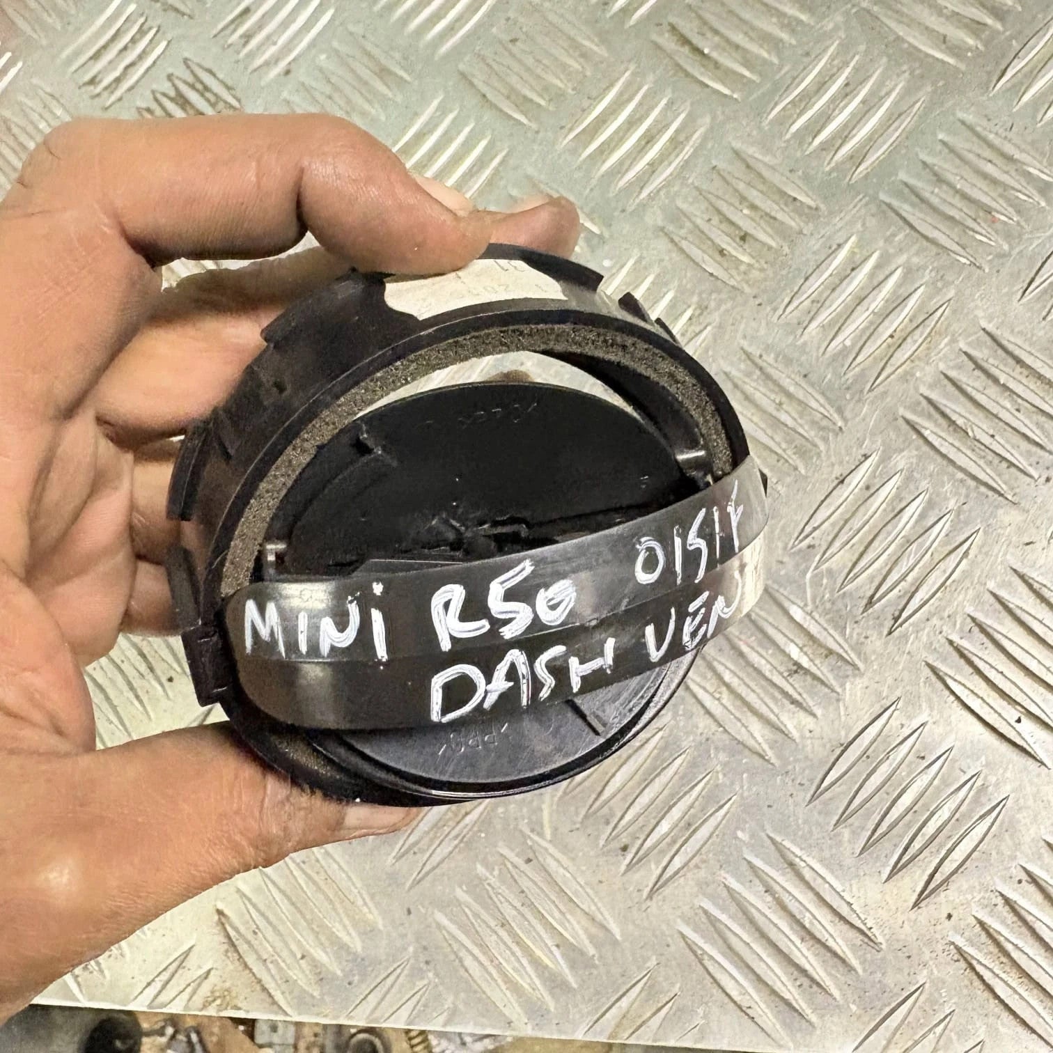 MINI Cooper One S R50 R52 R53 Dashboard Air Vent Driver Side 2001-06/2004-08