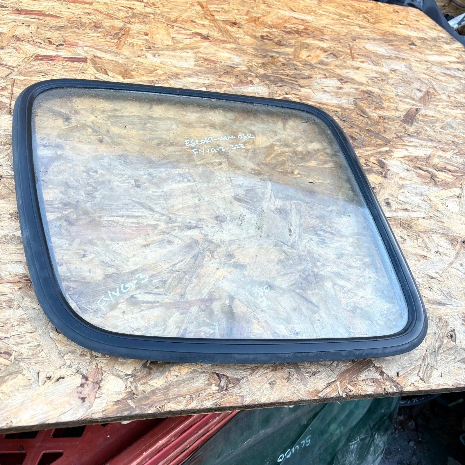 Ford Escort Rear Right Side Window Glass