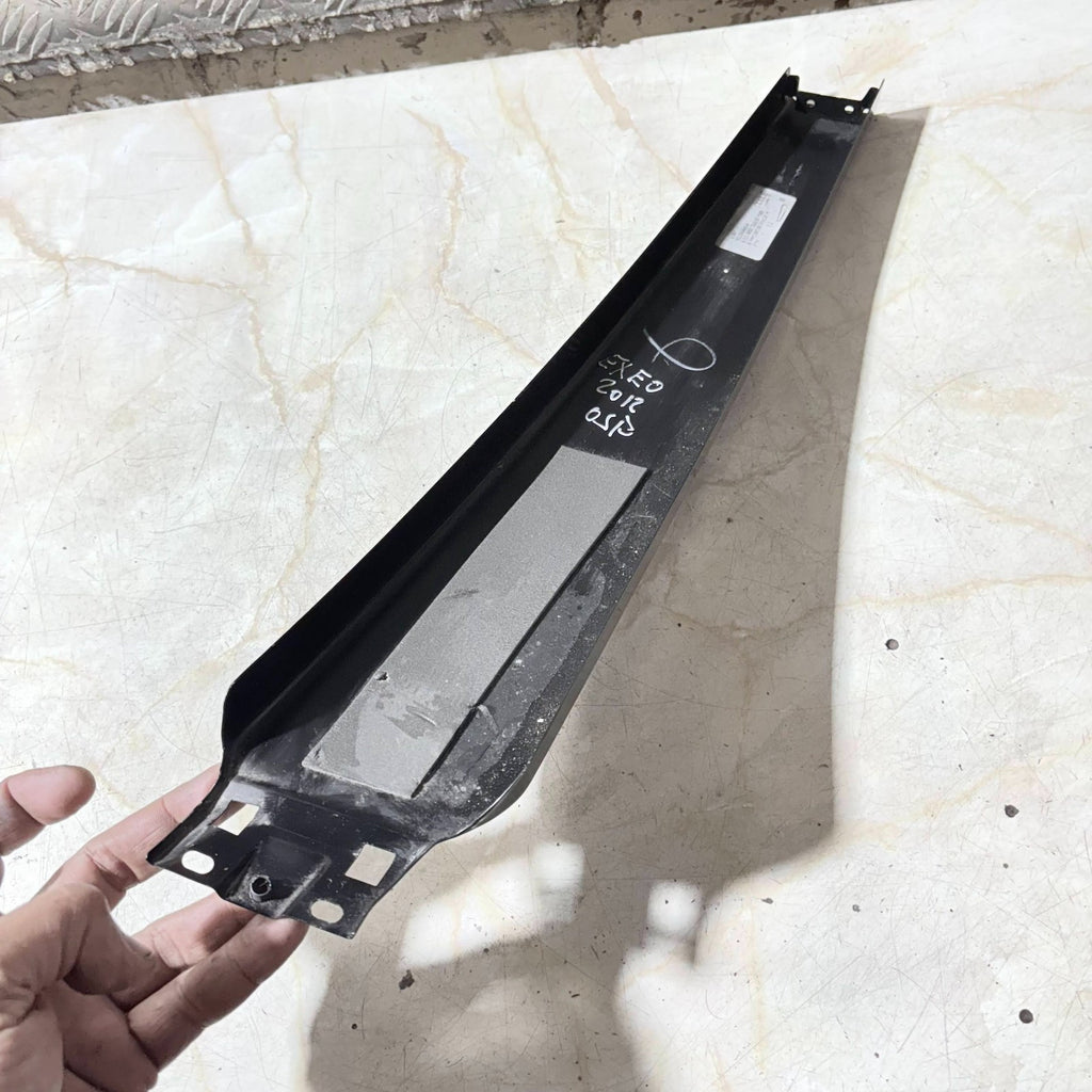 2012 SEAT EXEO DRIVERS SIDE FRONT EXTERIOR DOOR PILLAR TRIM 8E0853290D