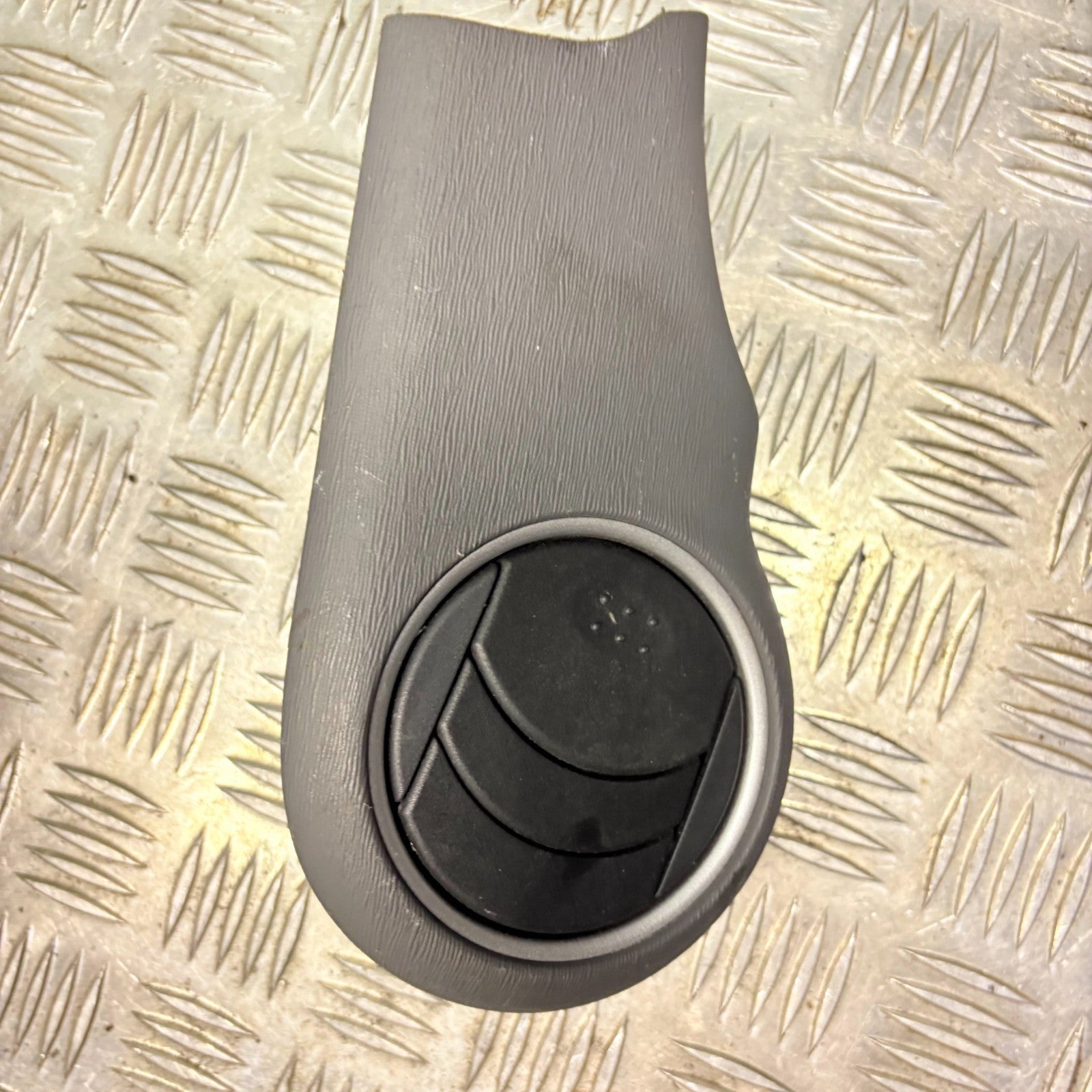 Hyundai i10 MK1 2008-13 Drivers Front Right Side Dashboard Air Vent 84760-0X900