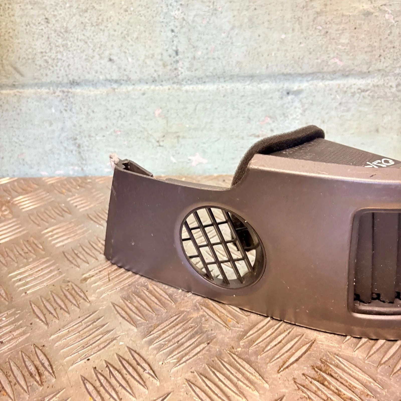 Honda CR-V Mk3 2007-2012 RHD Dash Air Vent Outlet Right Driver 77620-SWW-E010-M1