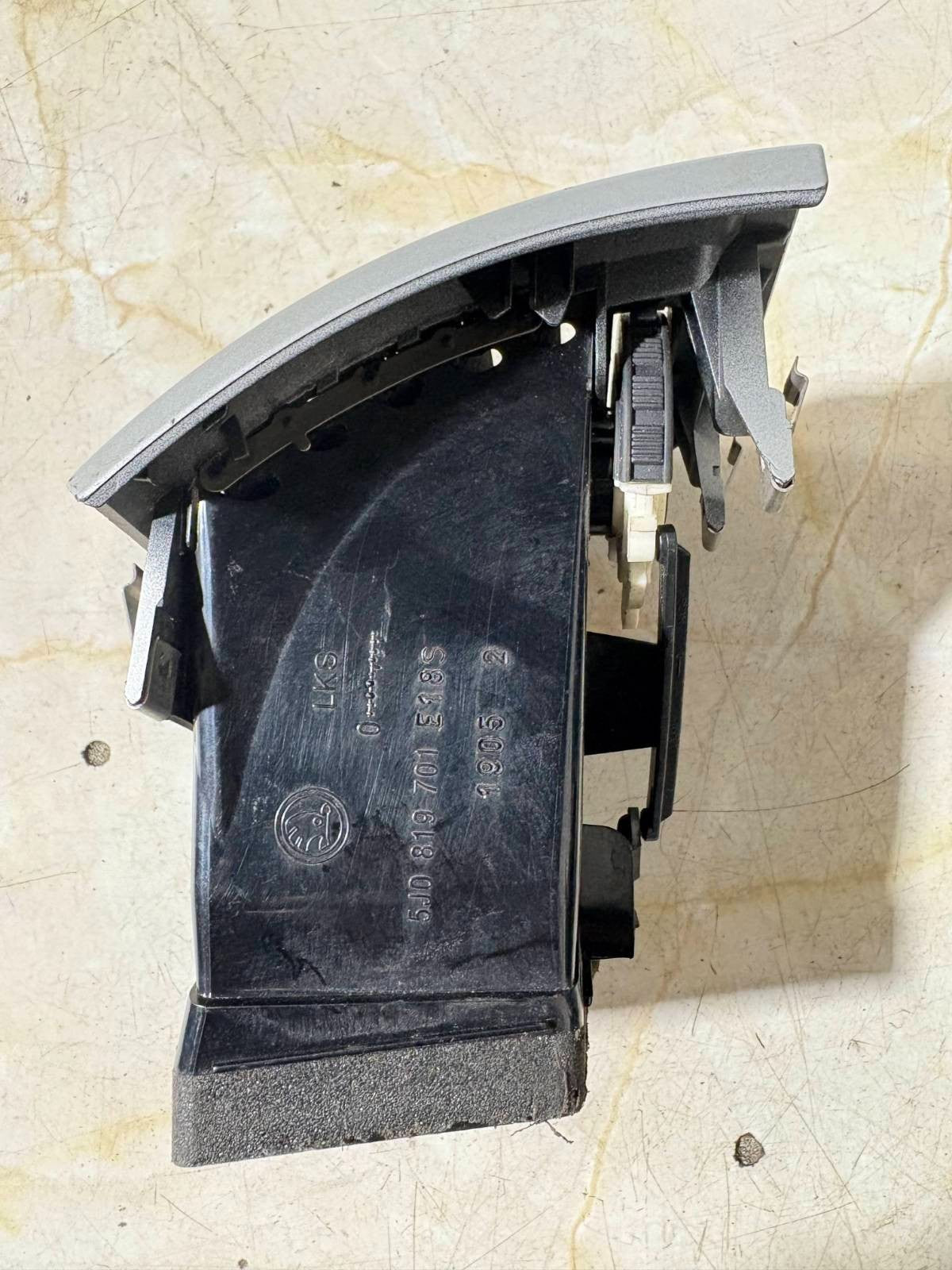 2009 SKODA FABIA DASHBOARD NSF AIR VENT 5J0 819 701 E185