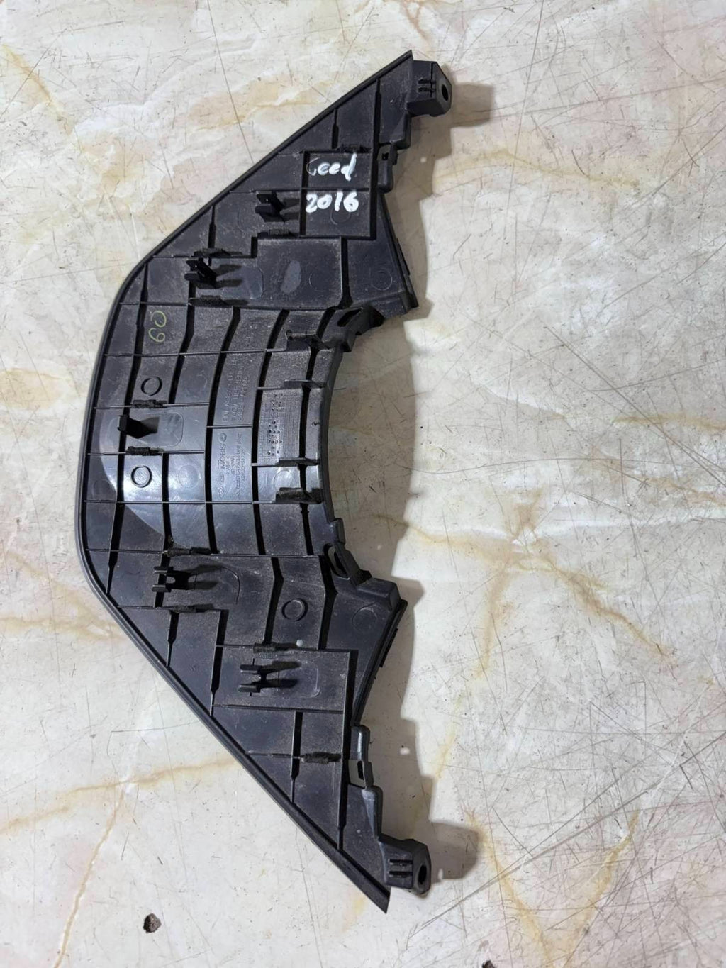 KIA CEED 2016 NSTRUMENT CLUSTER SPEEDOMETER SURROUND TRIM PANEL 84831-A2900