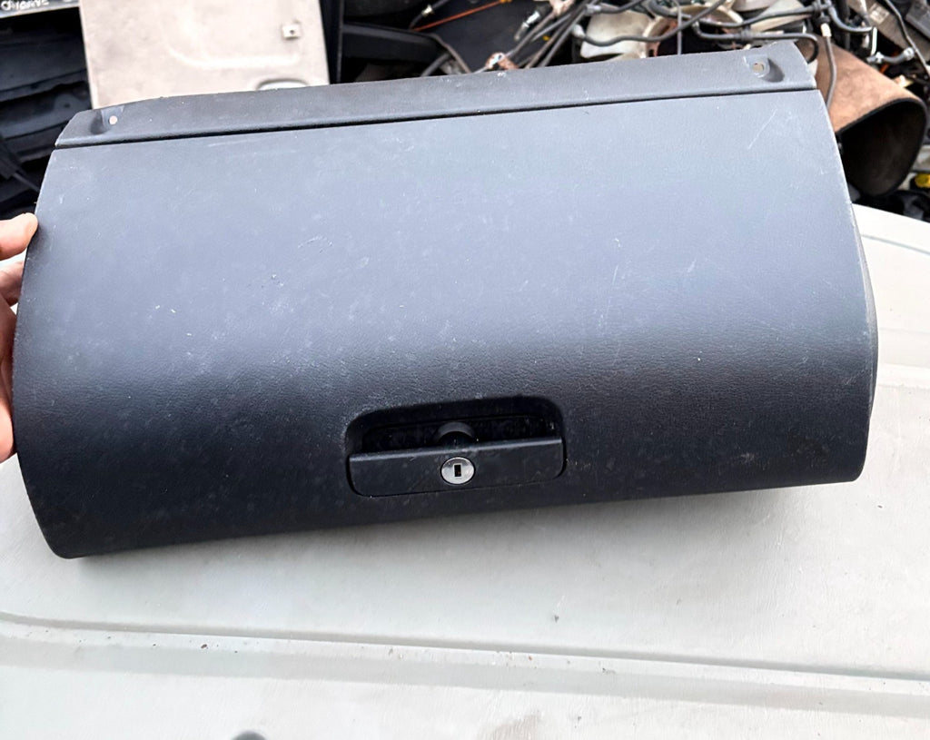 Skoda Octavia 2004-2012-glove box with handle