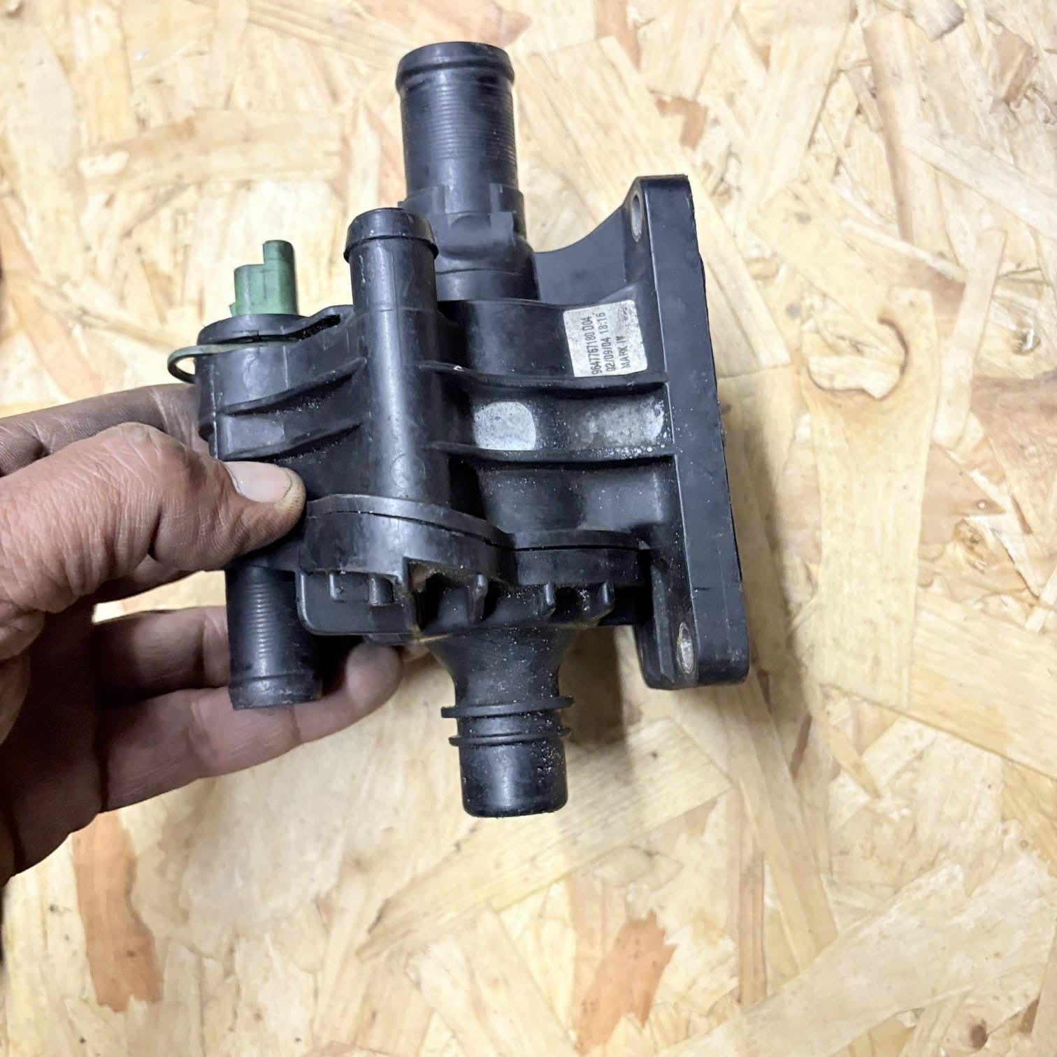 PEUGEOT 206 MK1 2005 1.6 DIESEL THERMOSTAT HOUSING 9647767180