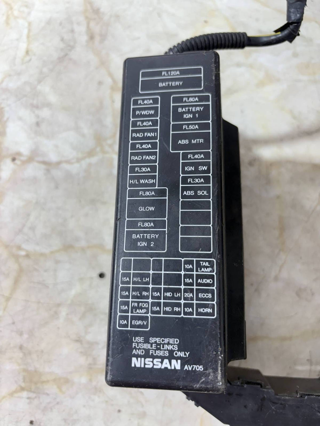 71547003ta 7154-7003ta 24382av715 Fuse box for Nissan Primera