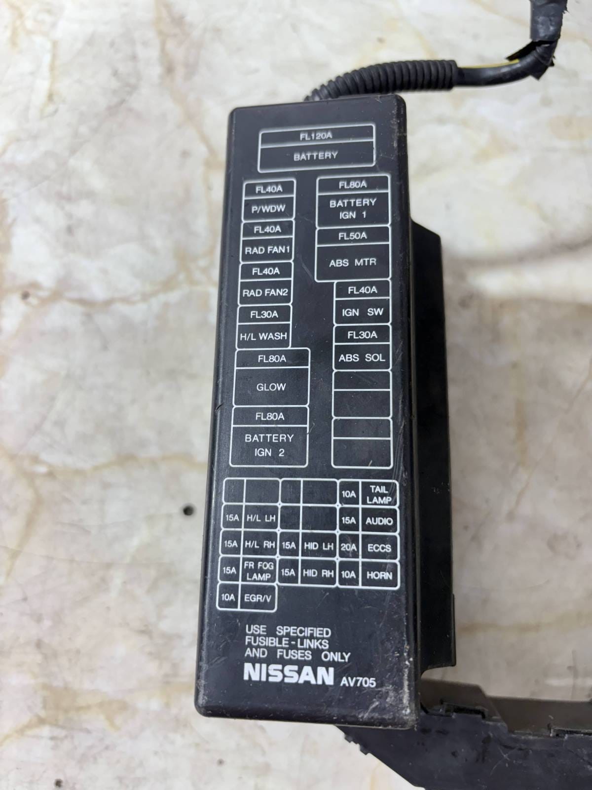71547003ta 7154-7003ta 24382av715 Fuse box for Nissan Primera