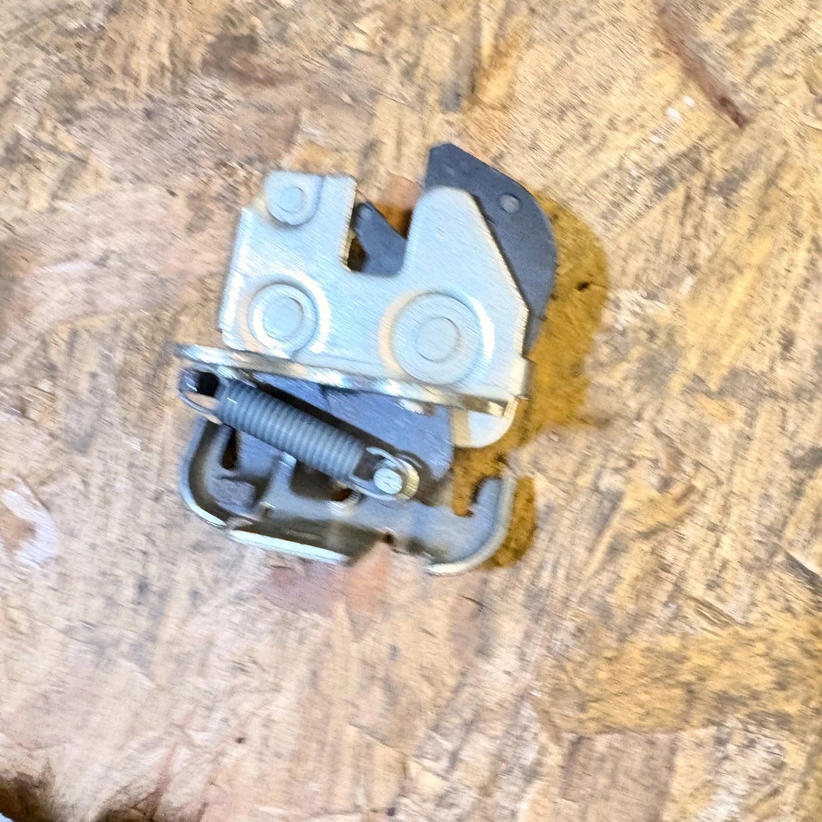 Mercedes Benz C Class W203 2003 Rear Left Seat Headrest Catch Lock Mechanism