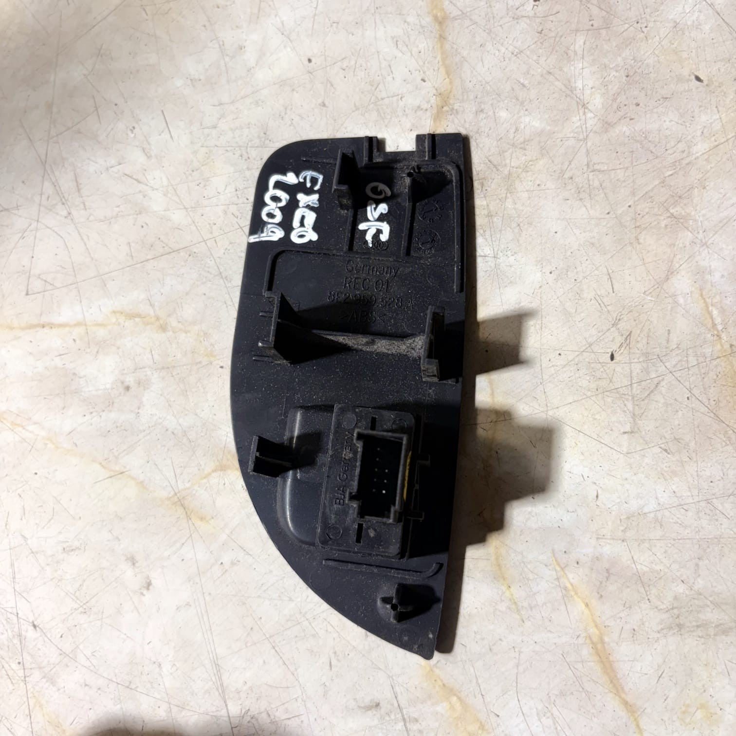 2009 SEAT IBIZA 1.4 PETROL CGGB ALARM TILT SWITCH 8E2959528A OSF