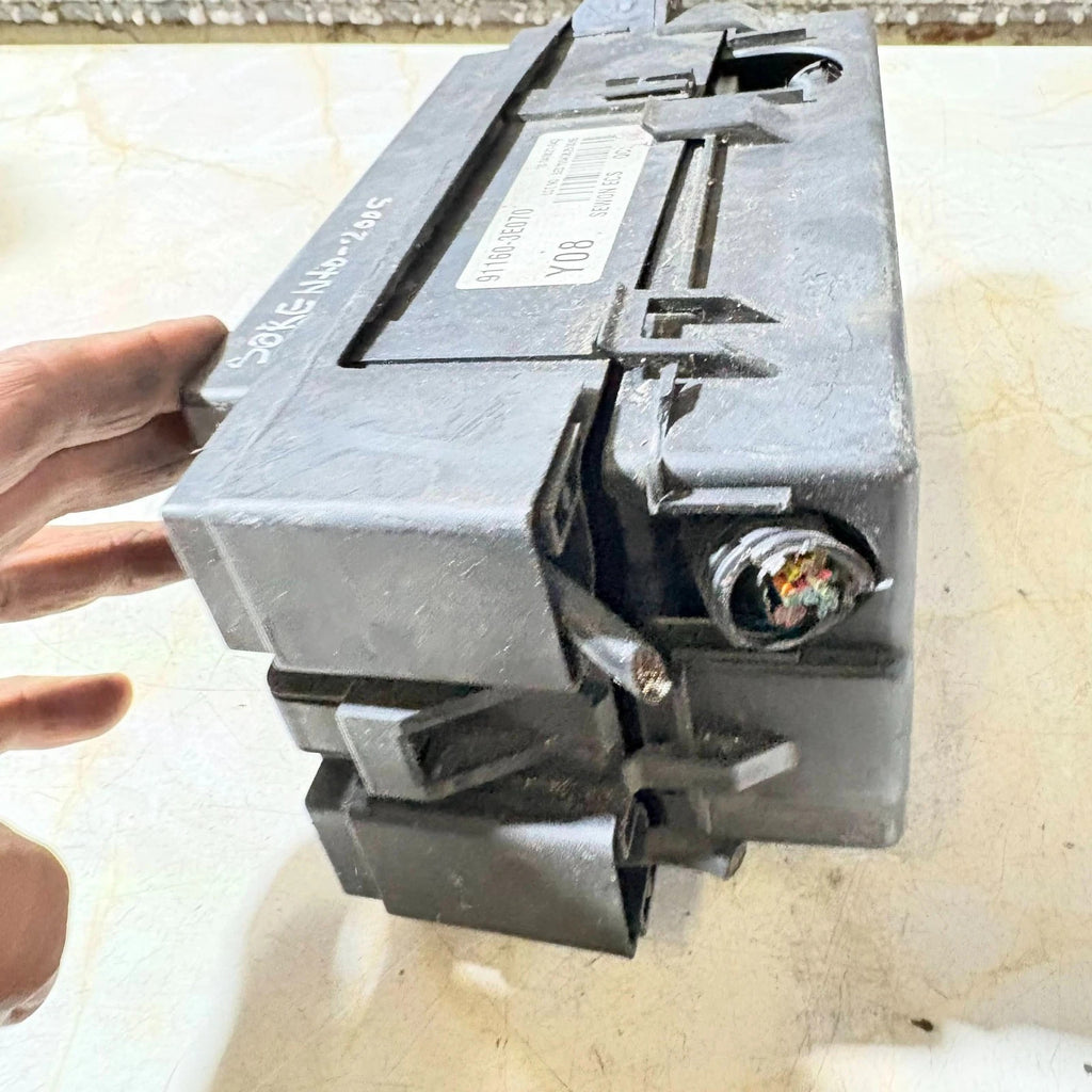 Kia Sorento 2.5 CRDi 2002-2009 Engine Bay Fuse & Relay Box 91160-3E070