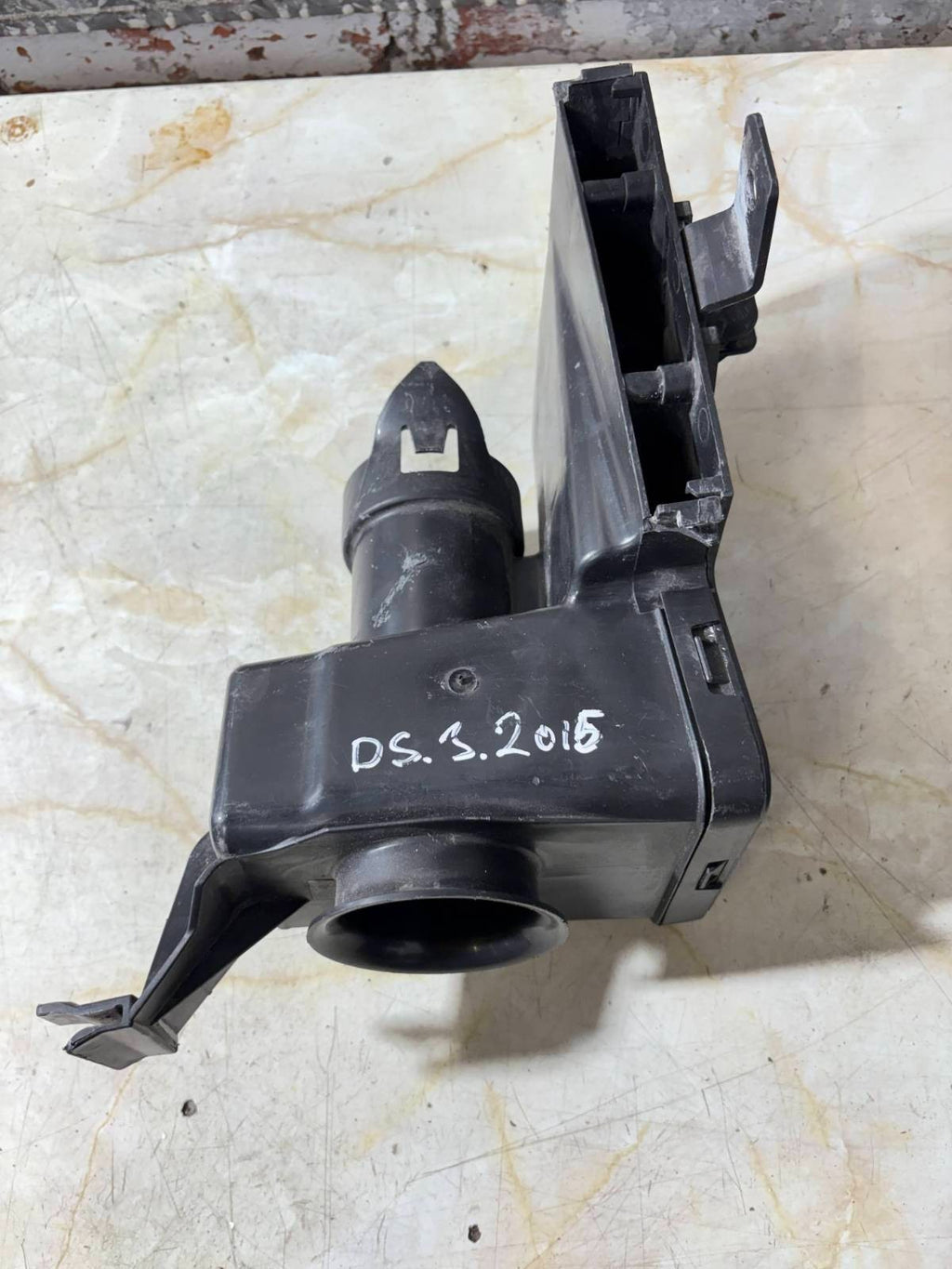 2009-16 CITROEN DS3 1.6 DIESEL AIR INTAKE DUCT BOX 96826476